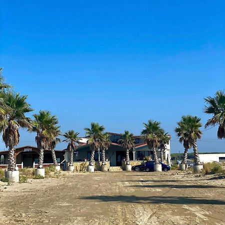 Hotel Saint Tropez Durres Bisht Kamez Esterno foto