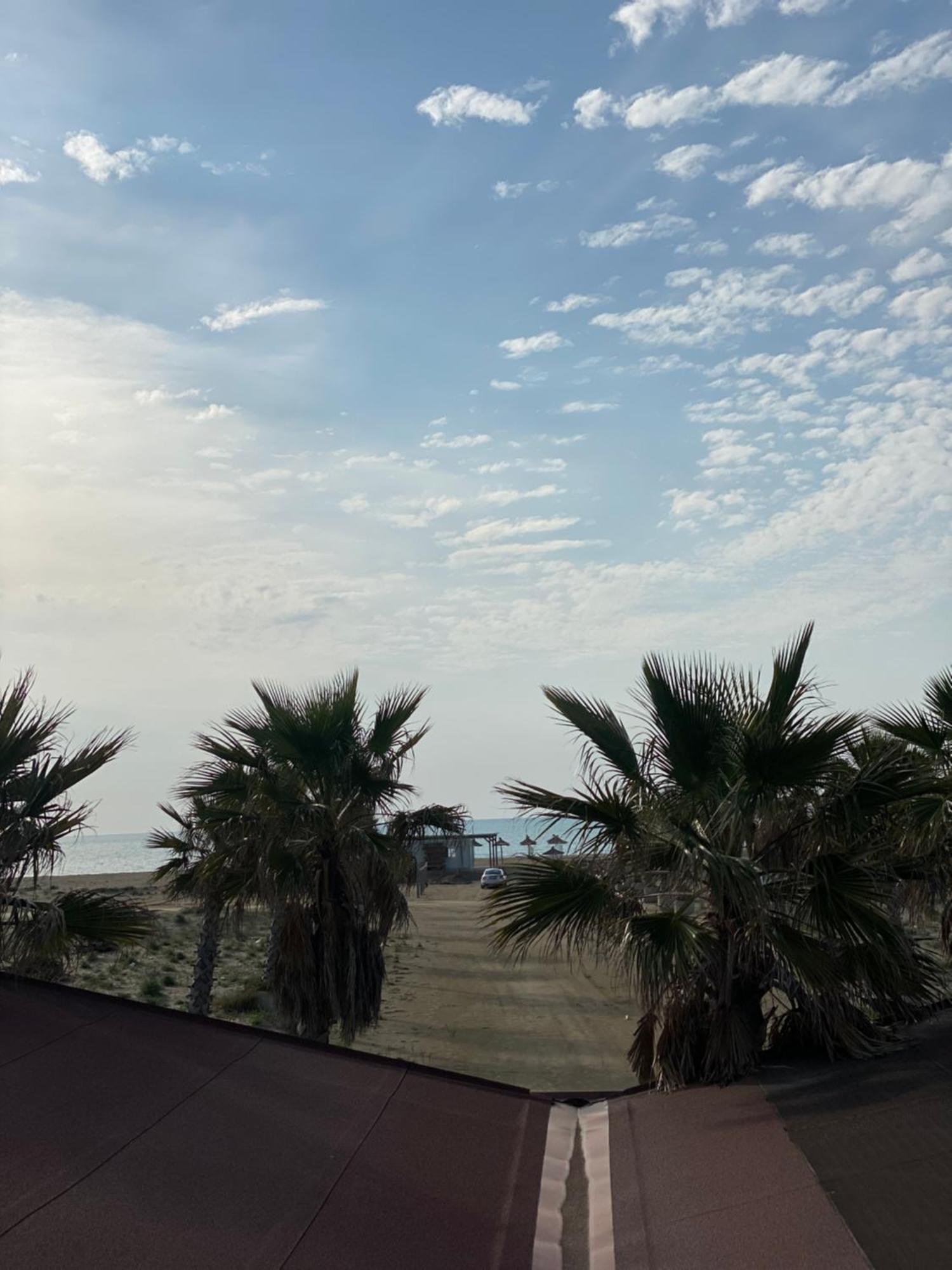 Hotel Saint Tropez Durres Bisht Kamez Esterno foto