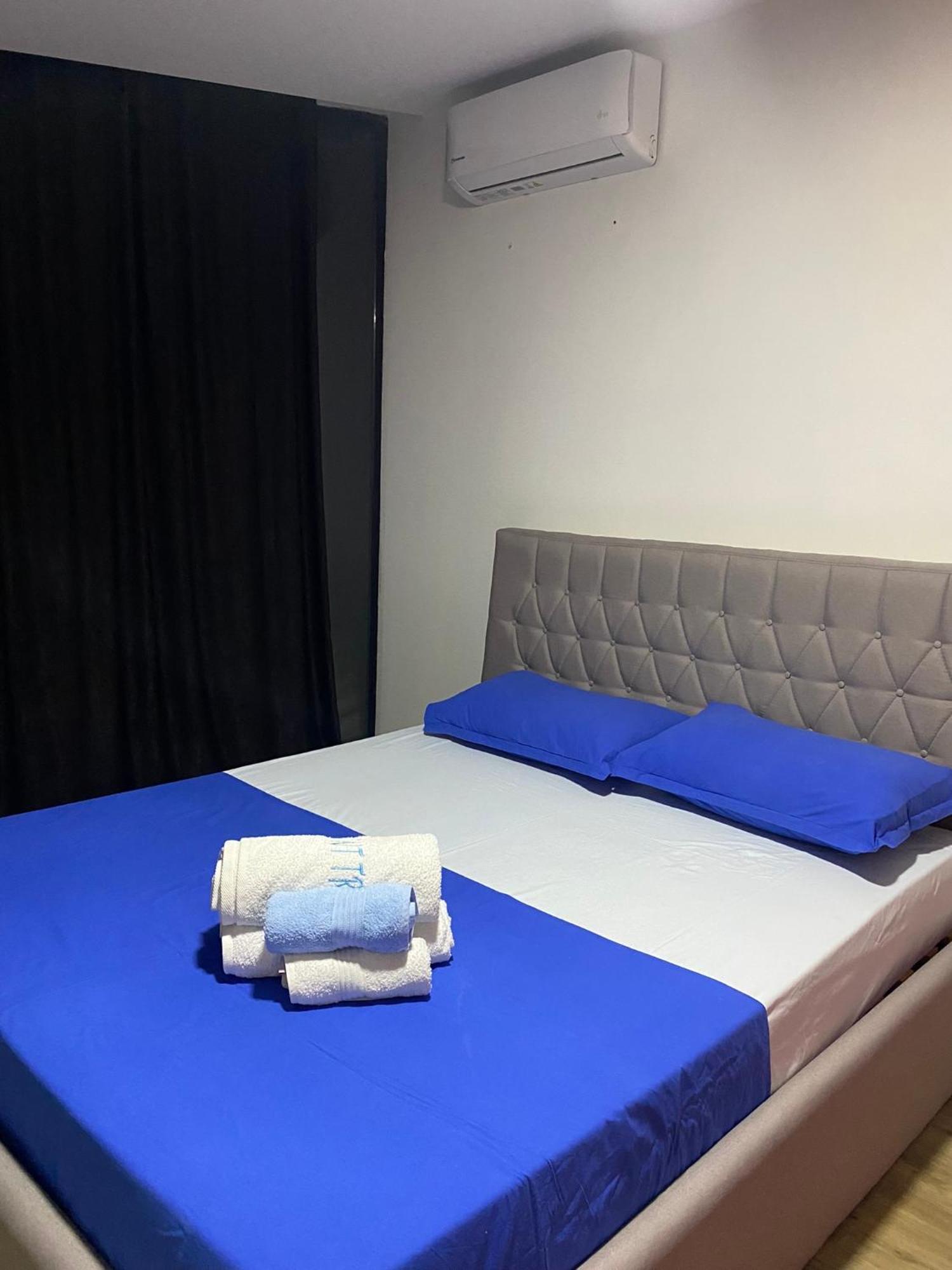 Hotel Saint Tropez Durres Bisht Kamez Esterno foto