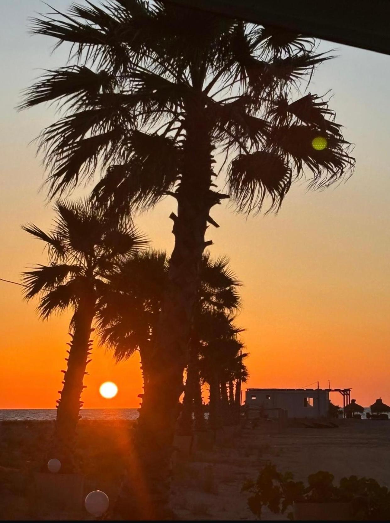 Hotel Saint Tropez Durres Bisht Kamez Esterno foto