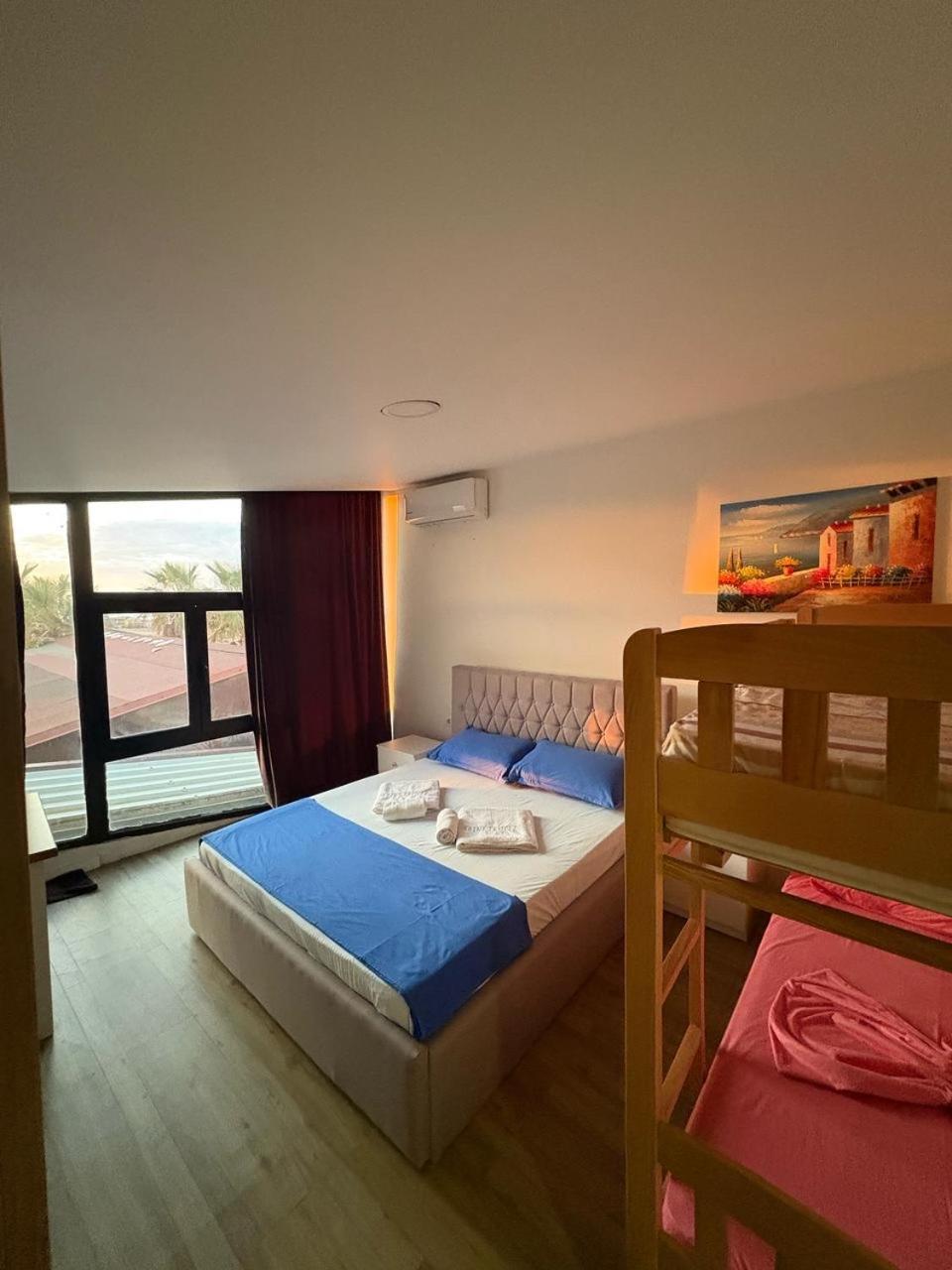 Hotel Saint Tropez Durres Bisht Kamez Esterno foto