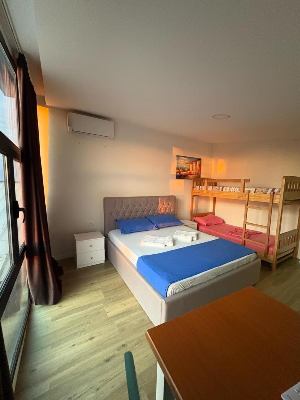Hotel Saint Tropez Durres Bisht Kamez Esterno foto